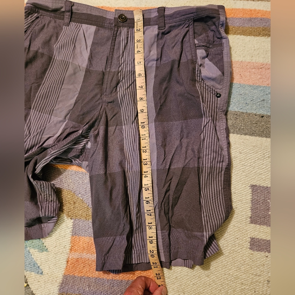 Lululemon Kahuna Shorts size 36 - Picture 3 of 6